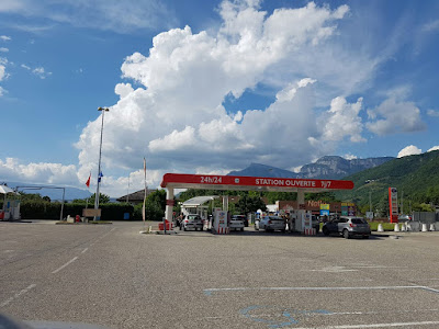 Station Service Carrefour à Saint-Jeoire-Prieuré