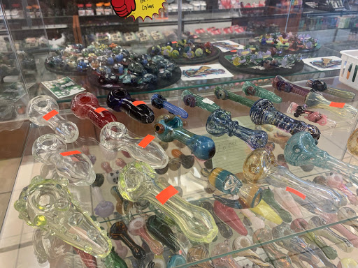 Tobacco Shop «Smoke Tokz Head Shop KC», reviews and photos, 1263 W 103rd St, Kansas City, MO 64114, USA