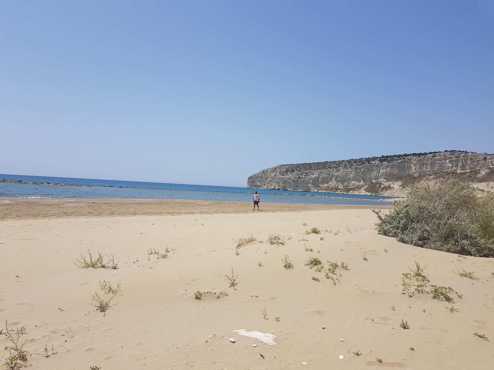 Foto di Zapalo beach circondato da montagne