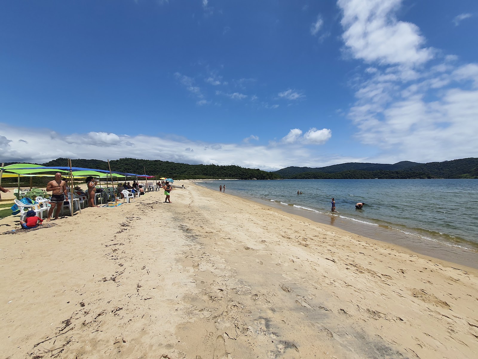 Foto av Praia Paraty Mirim med fin beige sand yta