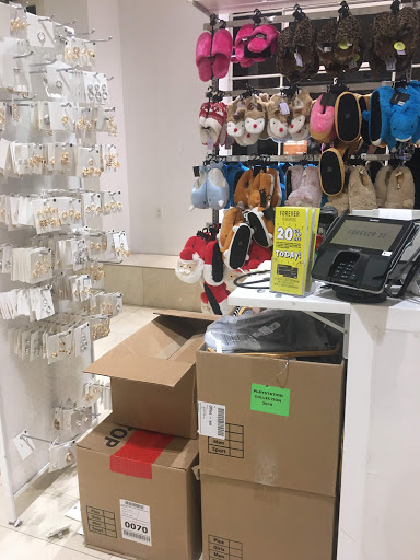 Clothing Store «Forever 21», reviews and photos, 757 Spectrum Center Dr, Irvine, CA 92618, USA