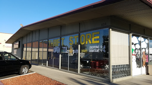 Thrift Store «Snowline Hospice Thrift Store Folsom», reviews and photos, 616 E Bidwell St, Folsom, CA 95630, USA