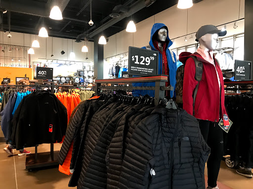 The North Face Vaughn Mills Outlet