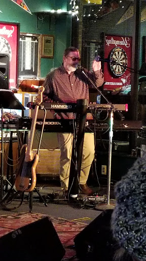 Shopping Mall «Cary Village Square Shopping Center», reviews and photos, 657 Cary Towne Blvd, Cary, NC 27511, USA