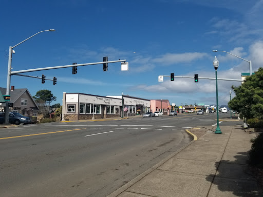 Pet Supply Store «Mini Pet Mart», reviews and photos, 1450 NE Hwy 101, Lincoln City, OR 97367, USA