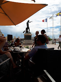 Atmosphère du Restaurant Le Grand Café de la Rade à Toulon - n°11