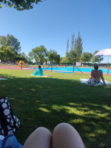 Piscina Fresno De La Vega en Fresno de la Vega, León
