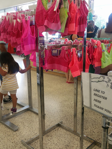 Thrift Store «Goodwill Superstore», reviews and photos, 154 N University Dr, Hollywood, FL 33024, USA