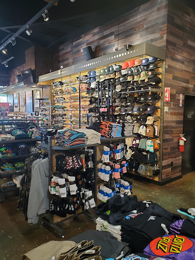 Clothing Store «Tillys», reviews and photos, 27027 McBean Pkwy, Valencia, CA 91355, USA