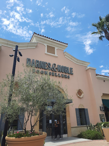 Barnes & Noble image