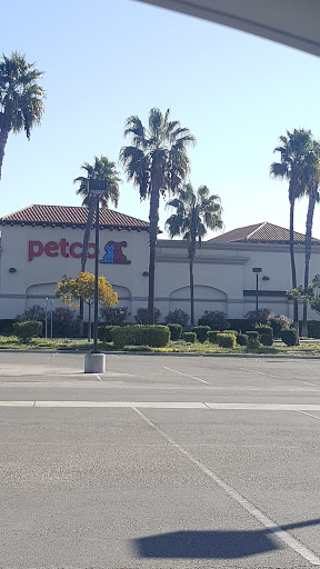 Pet Supply Store «Petco Animal Supplies», reviews and photos, 177 W Ventura Blvd, Camarillo, CA 93010, USA