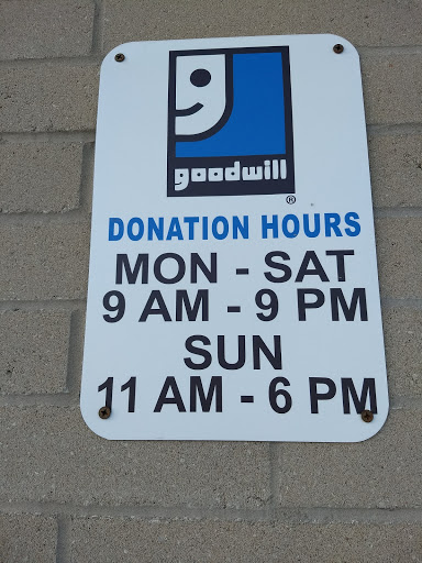 Charity «Goodwill North Oak», reviews and photos