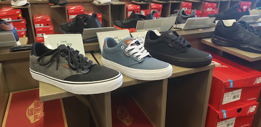 Shoe Store «DSW Designer Shoe Warehouse», reviews and photos, 4401 Lyons Rd, Coconut Creek, FL 33073, USA