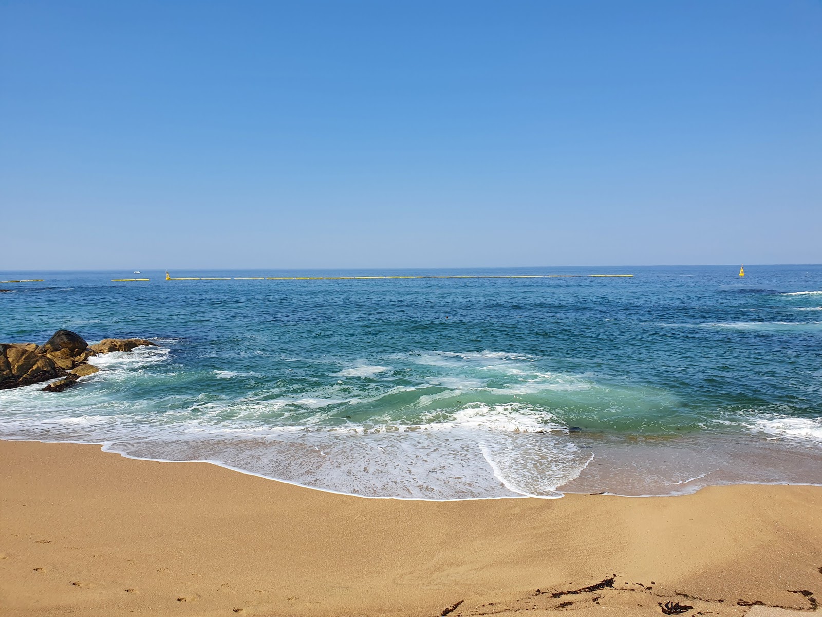 Foto de Ghazin Beach com alto nível de limpeza
