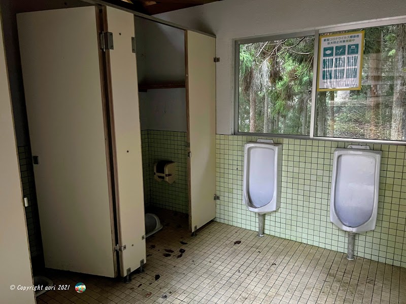 鞆淵八幡神社 参拝者トイレ