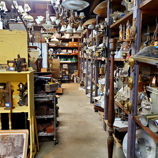 Architectural Salvage Store «Earthwise Architectural Salvage», reviews and photos, 628 E 60th St, Tacoma, WA 98404, USA