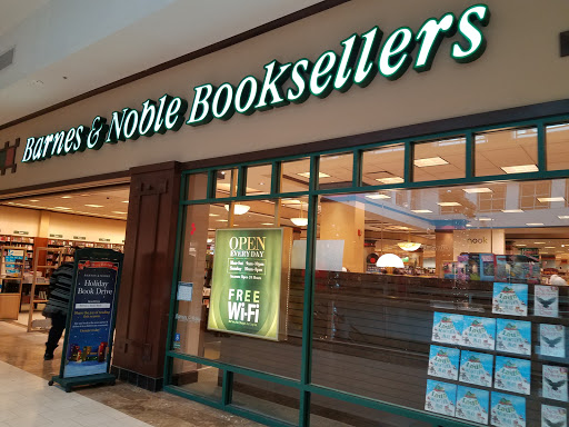 Book Store «Barnes & Noble», reviews and photos, 720 Hawthorne Center, Vernon Hills, IL 60061, USA