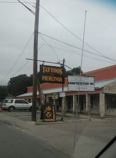 Tattoo Shop «La Familia Tattoo», reviews and photos, 208 S New Braunfels Ave, San Antonio, TX 78223, USA