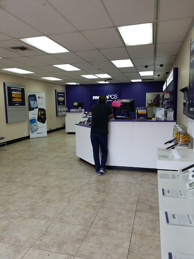 Cell Phone Store «MetroPCS Authorized Dealer», reviews and photos, 16120 Valley Blvd, Fontana, CA 92335, USA