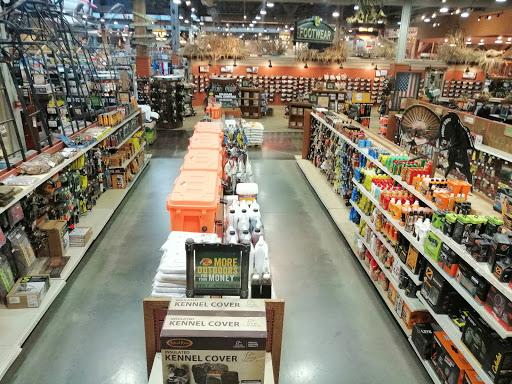 Sporting Goods Store «Bass Pro Shops», reviews and photos, 4500 Baldwin Rd, Auburn Hills, MI 48326, USA