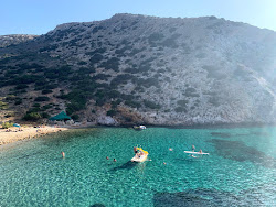 Paralia Armeos'in fotoğrafı birden fazla küçük koy ile birlikte