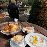 Photo n°2 de l'avis de Bowi.o fait le 31/07/2022 à 07:51 sur le  Café im Literaturhaus - Wintergarten à Berlin