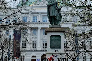 Wirbelsäulenstützpunkt Wien image