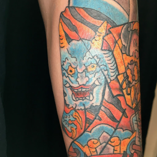 Find tattoo ideas for tummy tuck scars for your next unique tattoo in Dallas at Carl Hallowell, Horisho