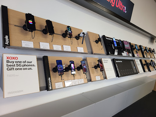 Cell Phone Store «Verizon», reviews and photos, 961 N Milliken Ave #101, Ontario, CA 91764, USA