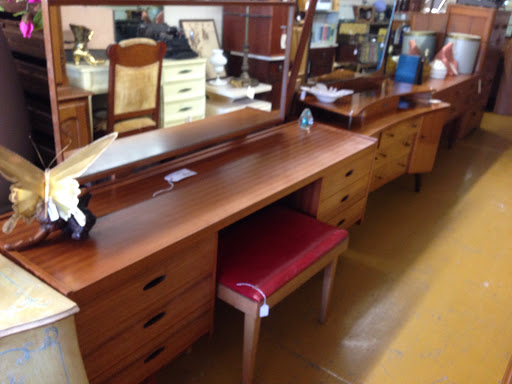 Furniture Store «San Antonio Furniture Finders», reviews and photos, 617 Fredericksburg Rd, San Antonio, TX 78201, USA