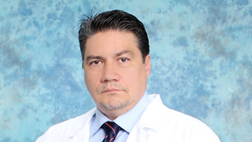 Dr. Eduardo Rivas - Especialista en Urología