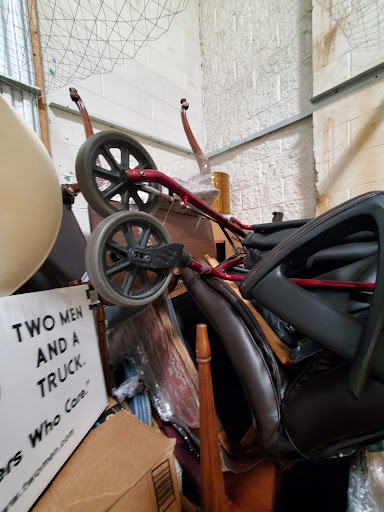 Moving and Storage Service «Two Men and a Truck», reviews and photos, 16308 107th Ave #2, Orland Park, IL 60467, USA