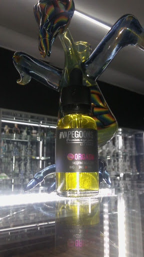 Tobacco Shop «BLUE MOON SMOKE SHOP», reviews and photos, 896 Massachusetts Ave, Cambridge, MA 02139, USA