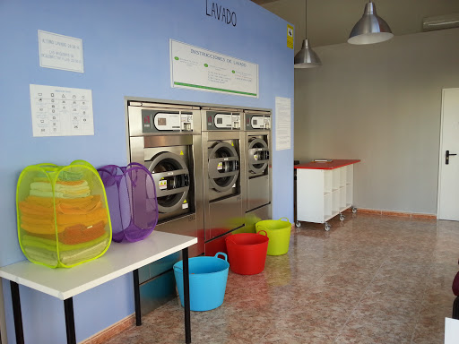 Lavandería Autoservicio LA TORRETA, con Atención al Público. en Chiva, Valencia