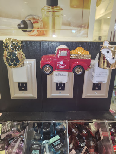 Beauty Supply Store «Bath & Body Works», reviews and photos, 26297 Hoover Rd, Warren, MI 48089, USA