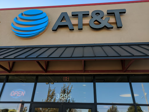 Cell Phone Store «AT&T», reviews and photos, 3295 Henry St, Muskegon, MI 49441, USA