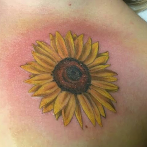 Tattoo Shop «Cali Soul Tattoo», reviews and photos, 4751 N Blackstone Ave, Fresno, CA 93726, USA