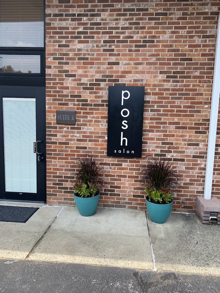 Posh Salon 19710