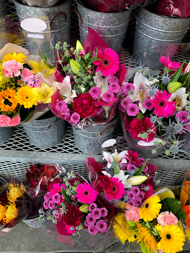 Gourmet Grocery Store «Metropolitan Market», reviews and photos, 2320 42nd Ave SW, Seattle, WA 98116, USA