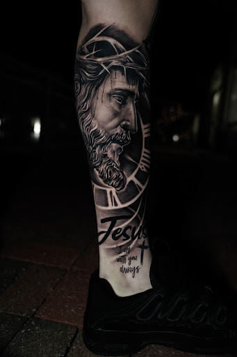 Explore tattoo ideas skull and roses, creative tattoo ideas in Charlotte, available at Livink Tattoo Studio