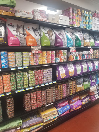 Pet Supply Store «Wags To Wiskers Pet Supplies», reviews and photos, 2423 W Stadium Blvd, Ann Arbor, MI 48103, USA