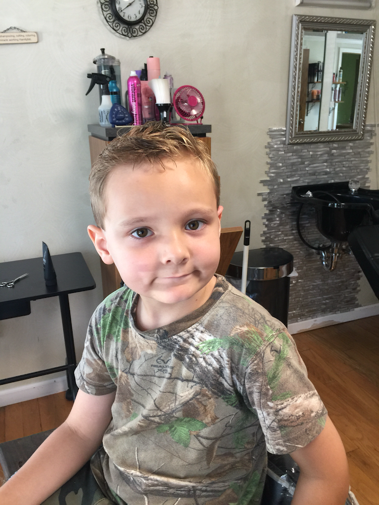 “Hey good lookin “ hair salon 29669