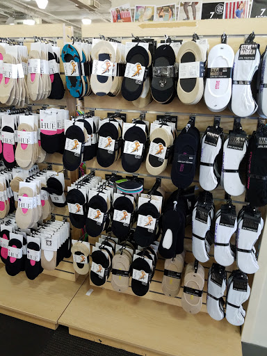 Shoe Store «DSW Designer Shoe Warehouse», reviews and photos, 17502 Hawthorne Blvd, Torrance, CA 90504, USA