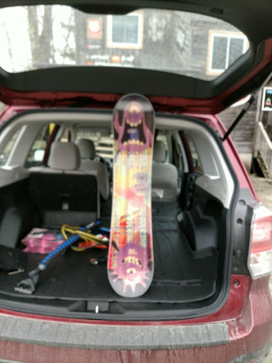 Snowboard Shop «No School Snowboard Shop», reviews and photos, 123 Old 108 Loop, Jeffersonville, VT 05464, USA