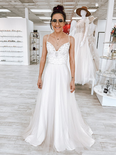 Bridal Shop «Strut Bridal Salon - Sizes 12+», reviews and photos, 226 W Southern Ave, Tempe, AZ 85282, USA
