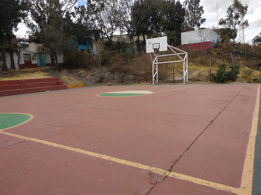 Cancha fútbol y media básquetbol