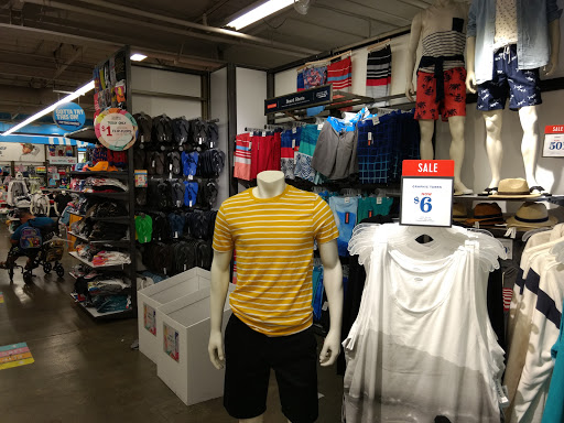 Clothing Store «Old Navy», reviews and photos, 2899 El Camino Real, Tustin, CA 92782, USA