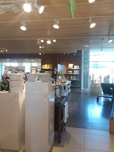 Furniture Store «Crate and Barrel», reviews and photos, 2201 N Westshore Blvd, Tampa, FL 33607, USA