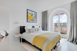 Paris Luxury Rentals image