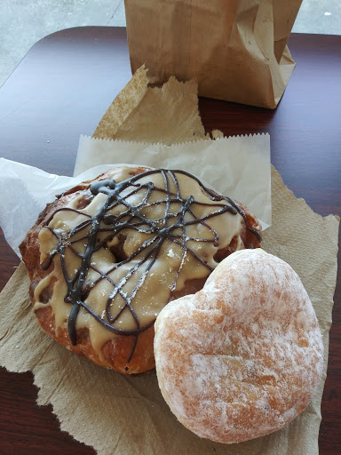 Coffee Shop «Daynight Donuts», reviews and photos, 2234 Fairgrounds Rd NE, Salem, OR 97301, USA